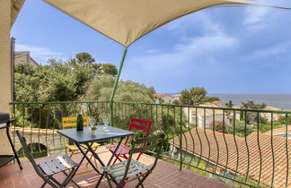 Photo 2 - Appartement de 2 chambres à Six-Fours-les-Plages avec terrasse et vues à la mer