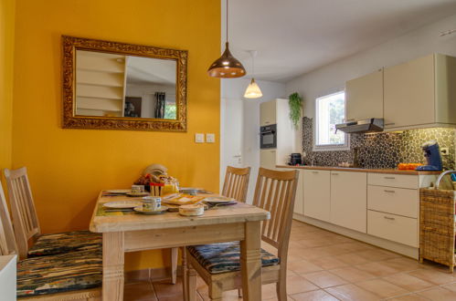 Photo 5 - 2 bedroom House in Nans-les-Pins with swimming pool and terrace