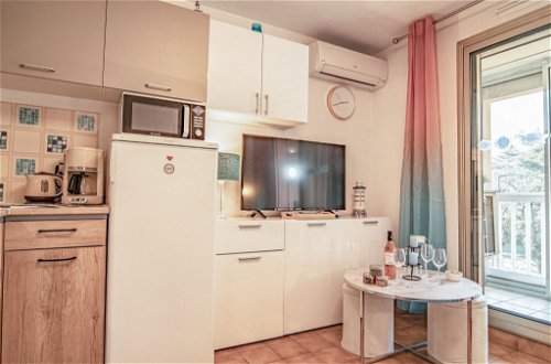 Foto 3 - Apartamento de 1 habitación en Fréjus con vistas al mar