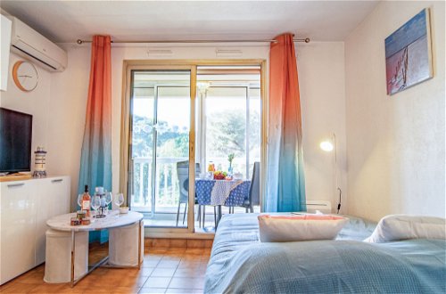 Photo 13 - Appartement de 1 chambre à Fréjus avec vues à la mer