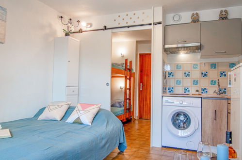 Foto 14 - Apartamento de 1 habitación en Fréjus con vistas al mar