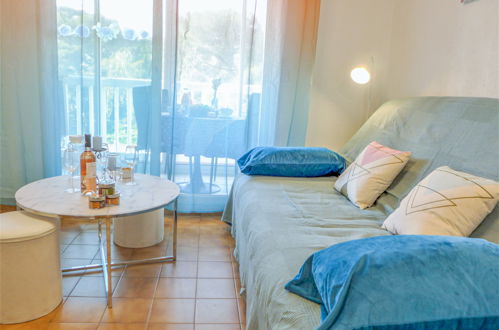 Foto 6 - Apartamento de 1 quarto em Fréjus com vistas do mar