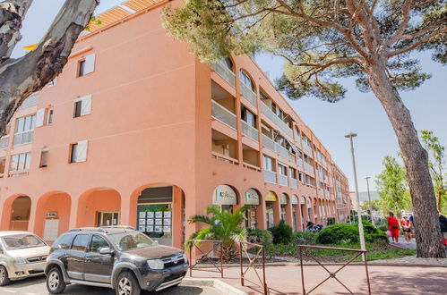 Foto 4 - Apartment mit 1 Schlafzimmer in Fréjus