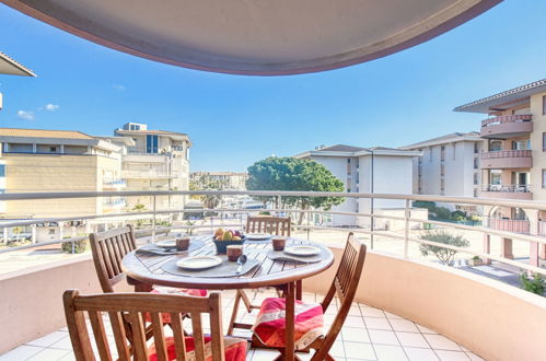 Foto 19 - Apartamento de 1 quarto em Fréjus com vistas do mar