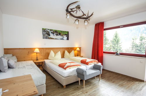 Foto 5 - Apartamento de 5 quartos em Neukirchen am Großvenediger com jardim