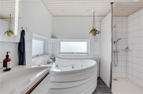 Foto 15 - Casa de 3 quartos em Hvide Sande com terraço e sauna