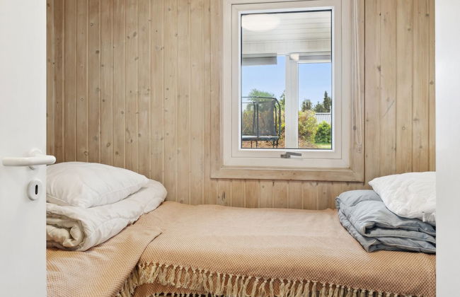 4 bedroom House in Væggerløse with private pool and terrace - Photo 17