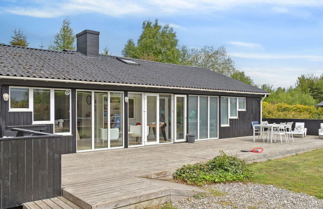 4 bedroom House in Væggerløse with private pool and terrace - Photo 8