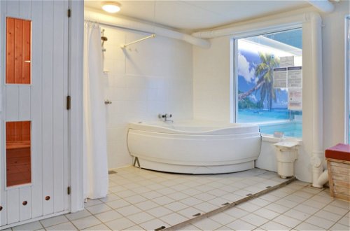 Foto 12 - Casa de 5 quartos em Blokhus com piscina privada e terraço