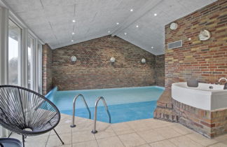 Photo 2 - Maison de 5 chambres à Ringkøbing avec piscine privée et terrasse