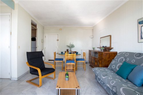 Foto 12 - Apartamento de 1 habitación en Cagnes-sur-Mer con piscina y vistas al mar