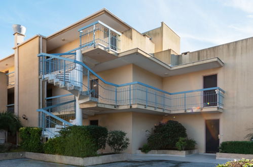Foto 15 - Apartamento de 2 habitaciones en Cavalaire-sur-Mer con terraza y vistas al mar