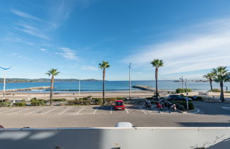Photo 2 - Appartement de 2 chambres à Cavalaire-sur-Mer avec terrasse et vues à la mer