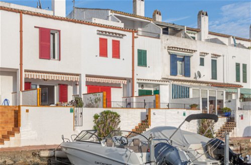 Foto 27 - Casa de 3 habitaciones en Castelló d'Empúries con terraza y vistas al mar