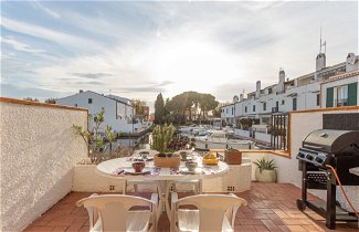 Foto 1 - Casa con 3 camere da letto a Castelló d'Empúries con terrazza e vista mare