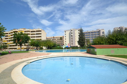 Photo 21 - 3 bedroom Apartment in Salou with swimming pool and garden