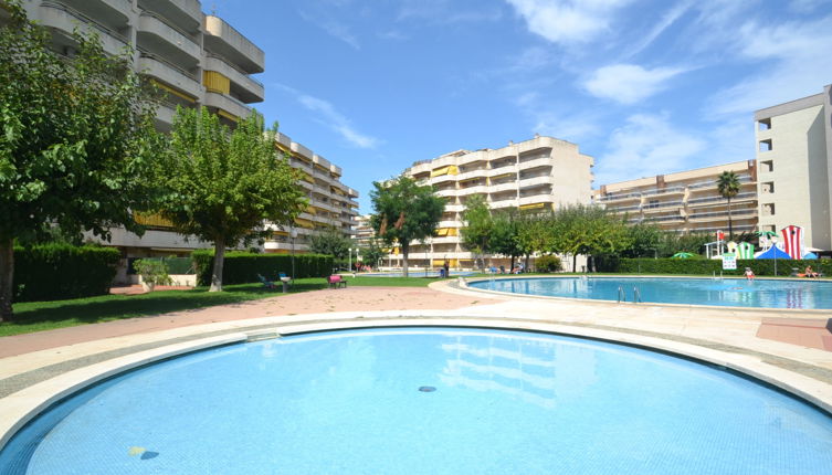 Foto 1 - Appartamento con 3 camere da letto a Salou con piscina e vista mare