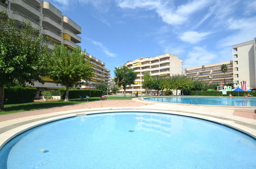 Photo 1 - 3 bedroom Apartment in Salou with swimming pool and sea view