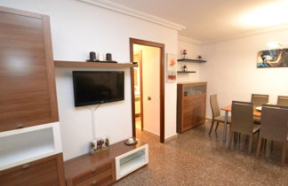 Photo 2 - 3 bedroom Apartment in Salou with swimming pool and sea view