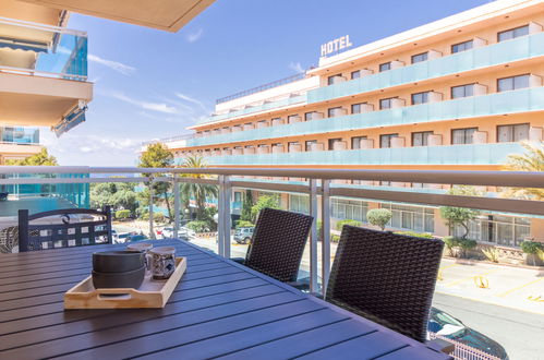 Photo 2 - 2 bedroom Apartment in Salou with swimming pool and sea view