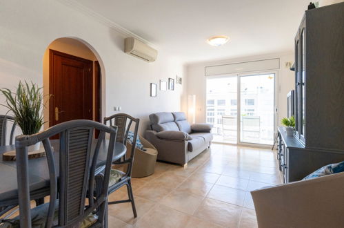 Photo 3 - 2 bedroom Apartment in Castelló d'Empúries with garden and terrace