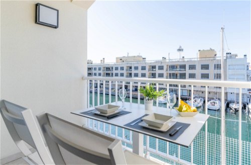 Foto 21 - Apartamento de 2 quartos em Castelló d'Empúries com terraço e vistas do mar