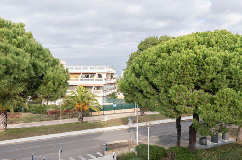 Foto 15 - Apartamento en Le Grau-du-Roi con piscina y vistas al mar