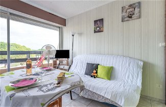 Photo 1 - Apartment in Le Grau-du-Roi with swimming pool and sea view