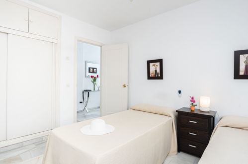 Photo 10 - Appartement de 2 chambres à Estepona avec piscine et vues à la mer