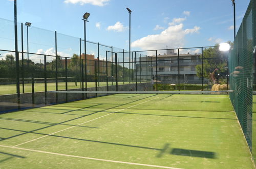 Foto 41 - Appartamento con 3 camere da letto a Salou con piscina e giardino