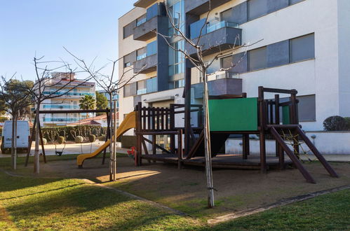 Foto 33 - Appartamento con 3 camere da letto a Salou con piscina e vista mare