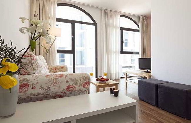Inside Barcelona Apartments Sants - Photo 16