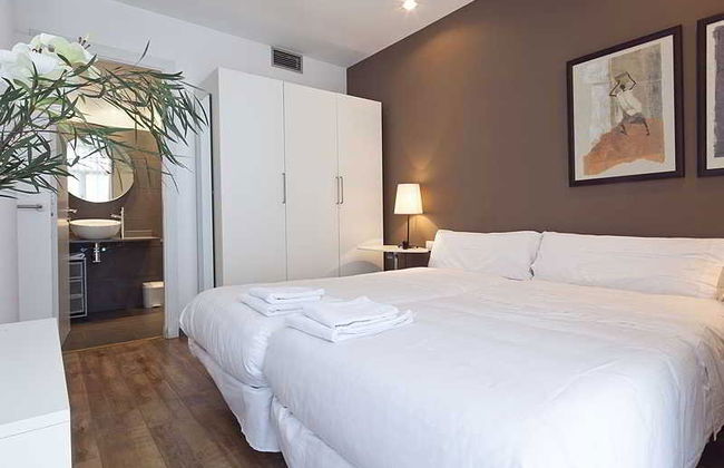 Inside Barcelona Apartments Sants - Photo 11