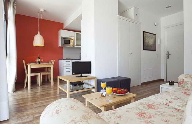 Inside Barcelona Apartments Sants - Photo 22