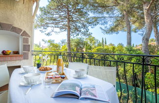 Foto 1 - Appartamento con 2 camere da letto a Fréjus con vista mare