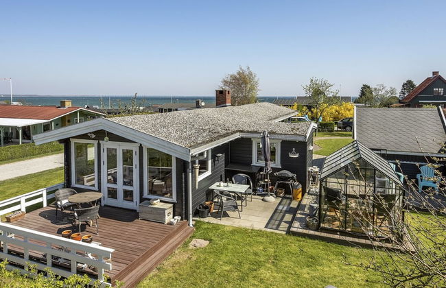 Casa de 2 quartos em Frørup com terraço - Foto 1
