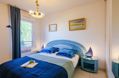 Foto 4 - Appartamento con 1 camera da letto a Fréjus con piscina e giardino