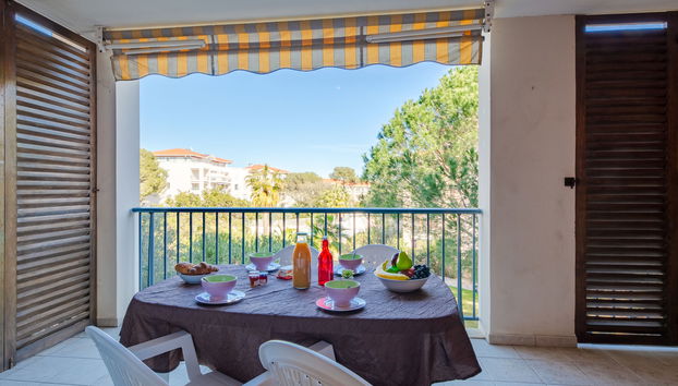 2 bedroom Apartment in Fréjus with swimming pool and garden - Photo 2