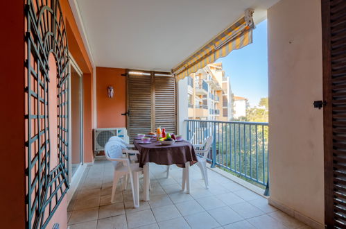 Photo 14 - 1 bedroom Apartment in Fréjus with swimming pool and garden