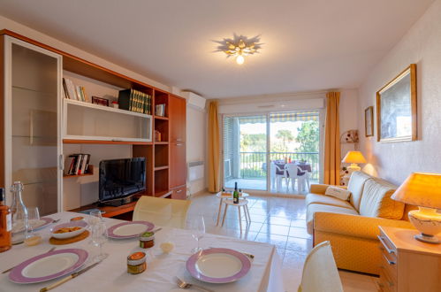 Photo 7 - 1 bedroom Apartment in Fréjus with swimming pool and sea view