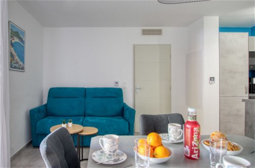 Foto 4 - Appartamento con 2 camere da letto a Saint-Cyr-sur-Mer con terrazza e vista mare