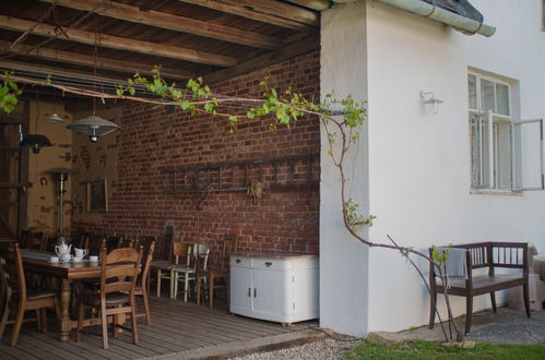 Photo 27 - Maison de 5 chambres à Kojetice avec jardin et terrasse