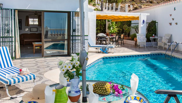 Casa de 2 habitaciones en Nerja con piscina privada y jardín - Foto 4