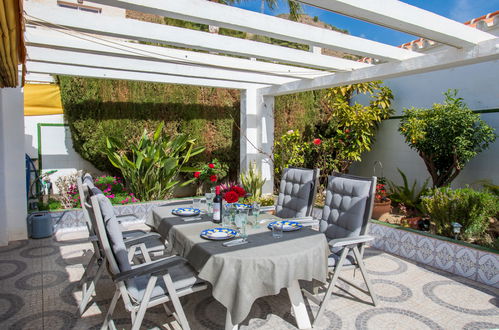 Photo 2 - Maison de 2 chambres à Nerja avec piscine privée et vues à la mer