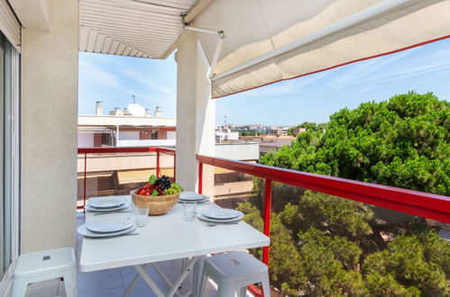 Photo 15 - 2 bedroom Apartment in Salou with garden and sea view