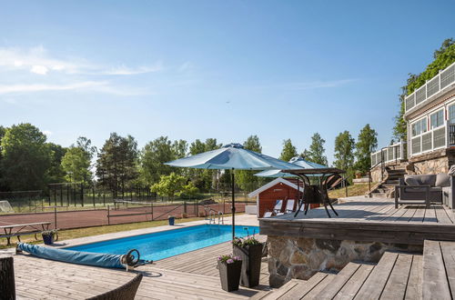 Foto 8 - Casa de 4 quartos em Strängnäs com piscina privada e jardim