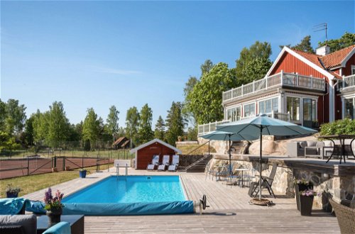 Photo 44 - Maison de 4 chambres à Strängnäs avec piscine privée et jardin