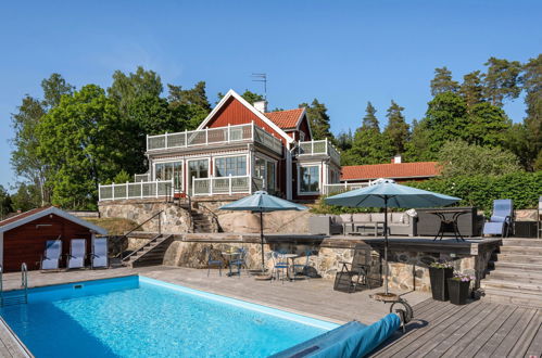 Photo 7 - Maison de 4 chambres à Strängnäs avec piscine privée et jardin