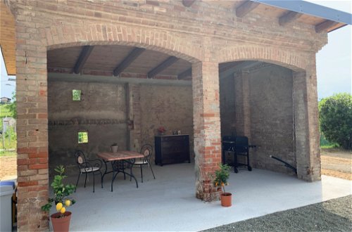 Foto 8 - Apartamento de 1 habitación en Costigliole d'Asti con piscina y jardín