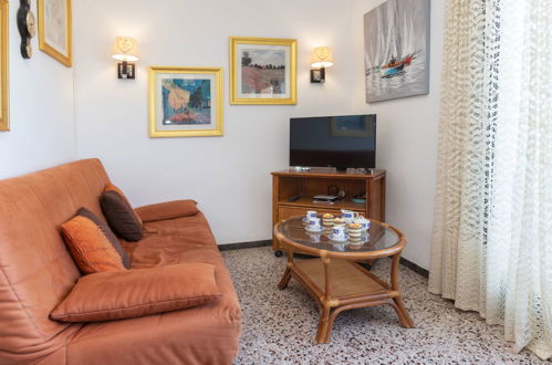 Foto 9 - Apartment mit 2 Schlafzimmern in Llançà mit terrasse und blick aufs meer